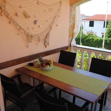 Apartment Vidolma *